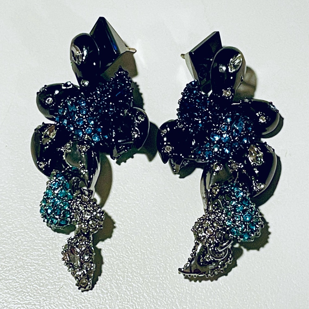 Alexis Bittar Blue Ombre Crystal Encrusted Paisley Gunmetal Earrings - Picture 6 of 8